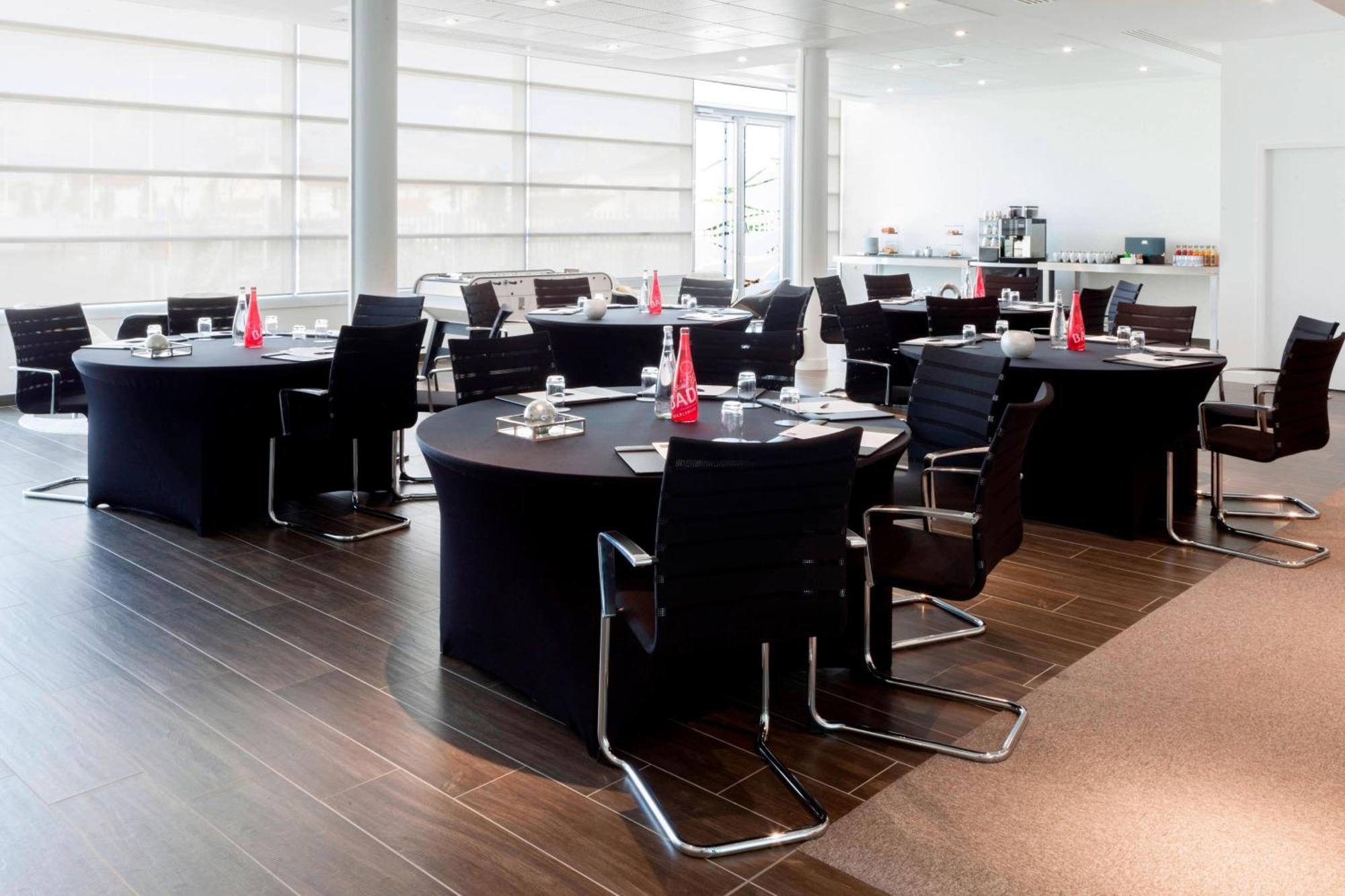 Ac Hotel By Marriott Paris Le Bourget Airport Dugny Zewnętrze zdjęcie